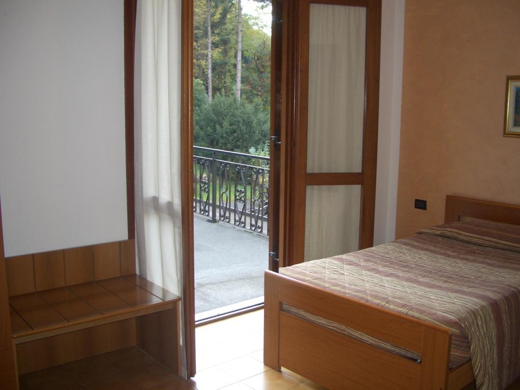 Albergo Il Castellino Boario Terme Exterior foto