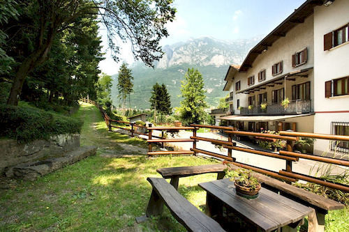 Albergo Il Castellino Boario Terme Exterior foto