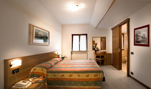 Albergo Il Castellino Boario Terme Exterior foto