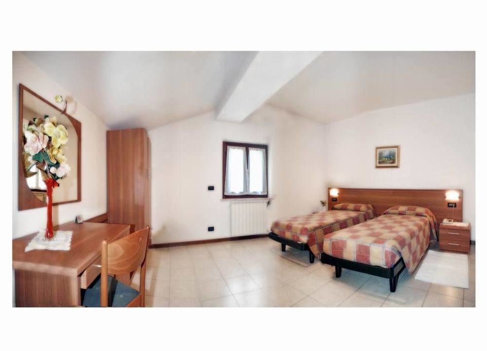 Albergo Il Castellino Boario Terme Exterior foto