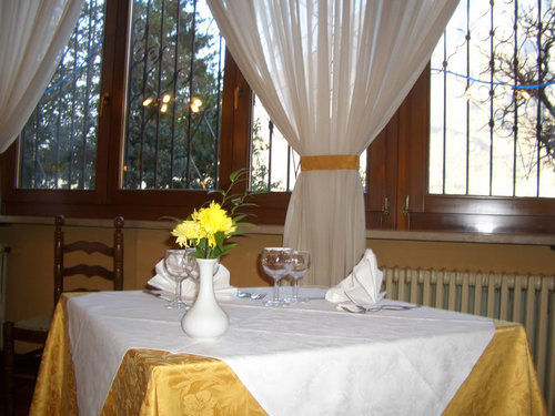 Albergo Il Castellino Boario Terme Exterior foto