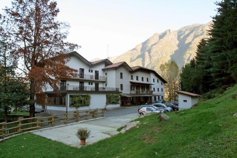 Albergo Il Castellino Boario Terme Exterior foto